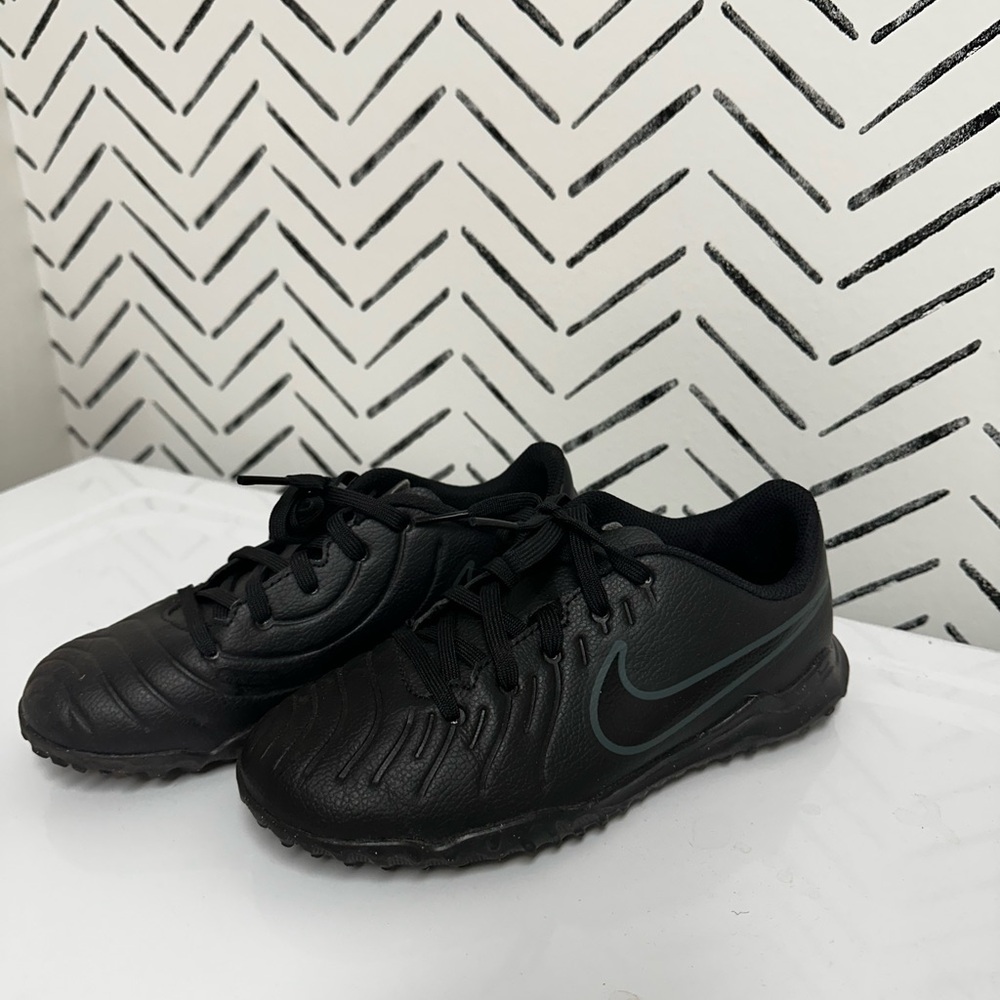Nike Black Indoor Soccer Shoes - Youth Size 2